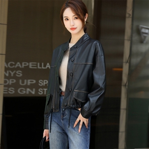 对白时尚设计感抽绳短外套女2024秋装新款今年流行小个子皮衣夹克图片