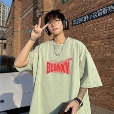 奶绿色
