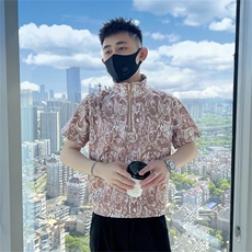 卡其色