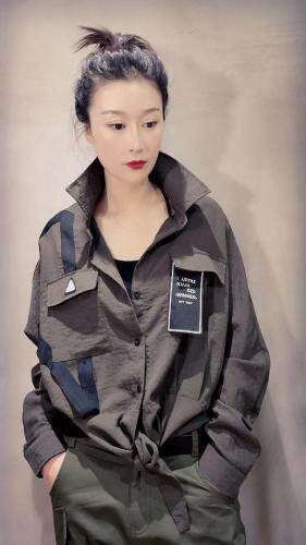 休闲帅气潮流款，女装，拾年