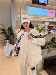 春季拼格子休闲风衣外套图片