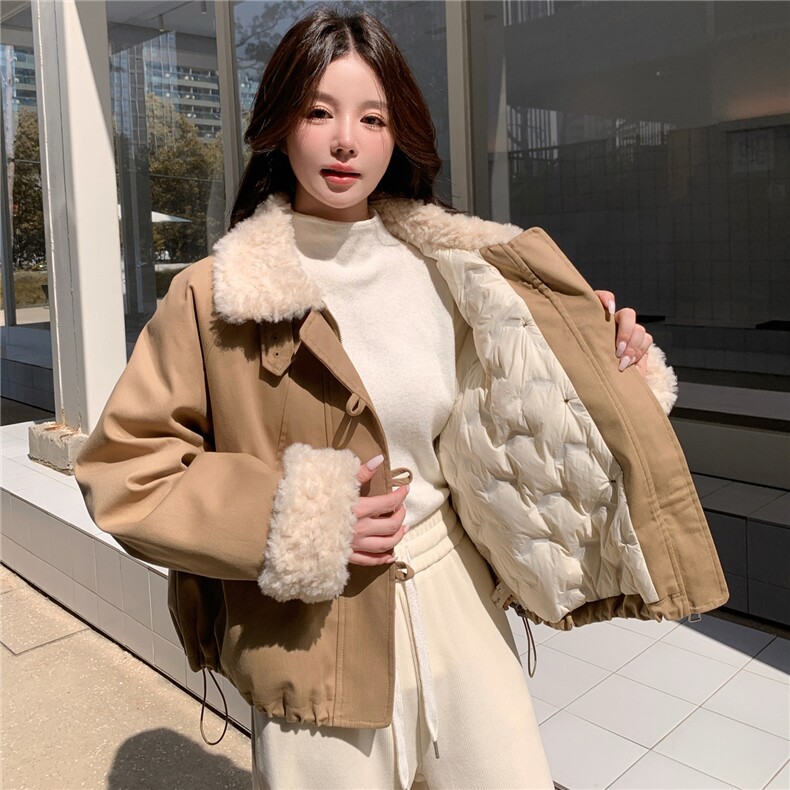 卡其色温柔羊羔毛毛领气质羽绒服女冬2025新款白鸭绒保暖外套,女装羽绒服,维壹