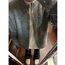 灰色