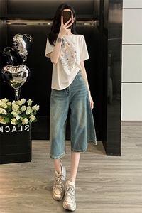 简约休闲时尚运动套装女夏新款圆领贝壳印花上衣宽松牛仔裤两件套图片