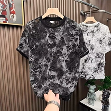 黑色