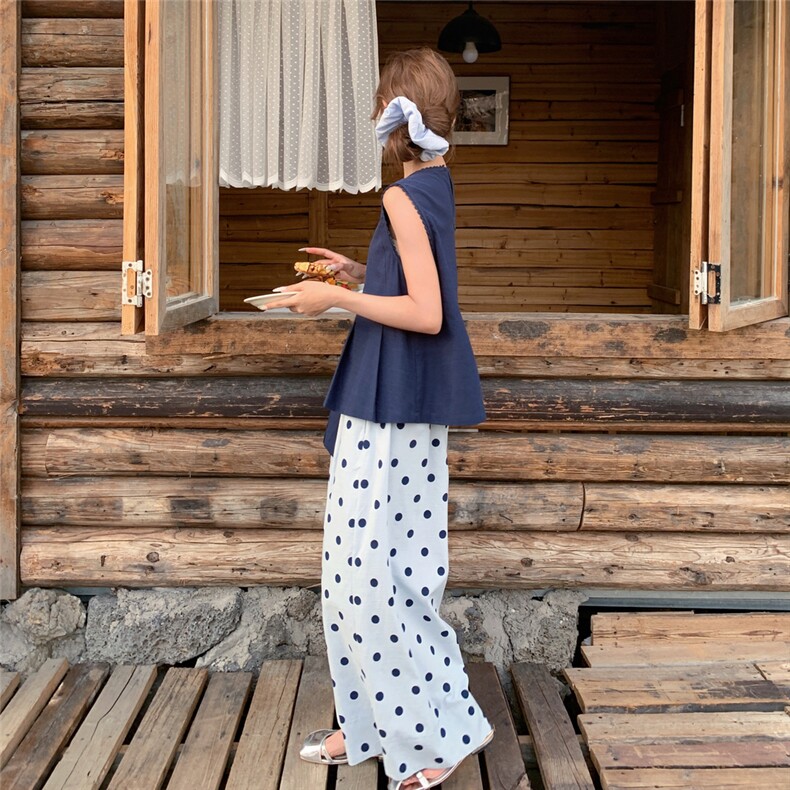 今年流行一整套穿搭盐系休闲背心套装女2025新款波点阔腿裤两件套,女装套装/套裙,2C057