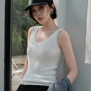 女士圆领抽条吊带图片