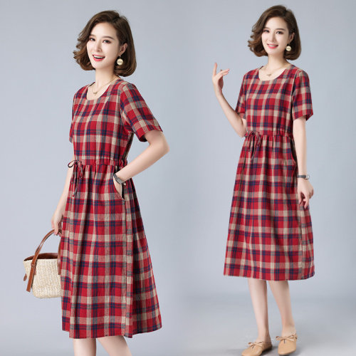 2021夏季新款简约时尚气质圆领抽绳收腰显瘦格子连衣裙，女装连衣裙，余墨