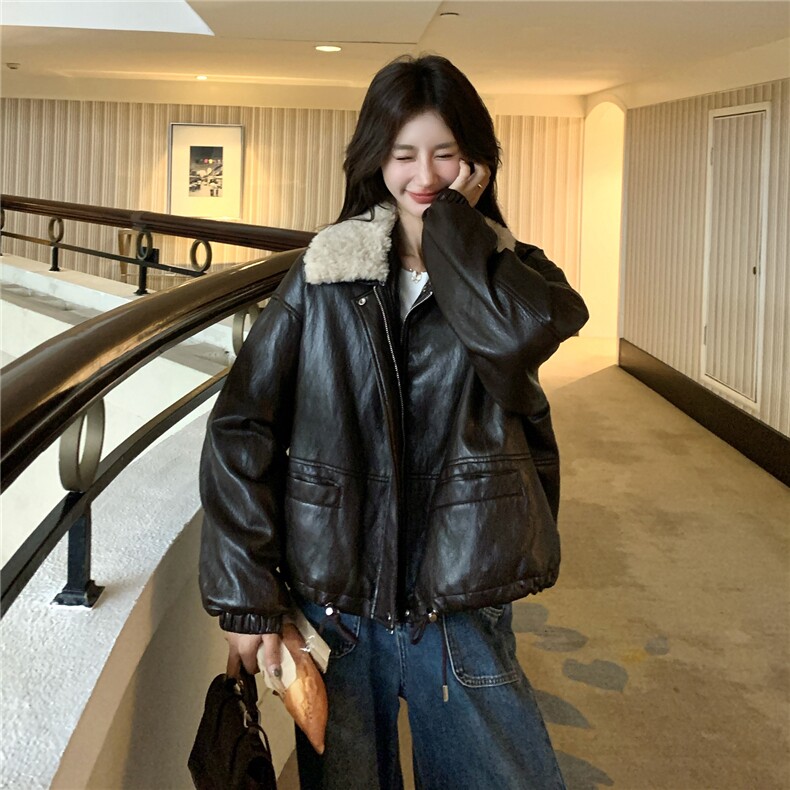 美拉德咖色羽绒内胆皮衣外套女冬季2025新款复古羊羔毛翻领羽绒服,女装羽绒服,2C210