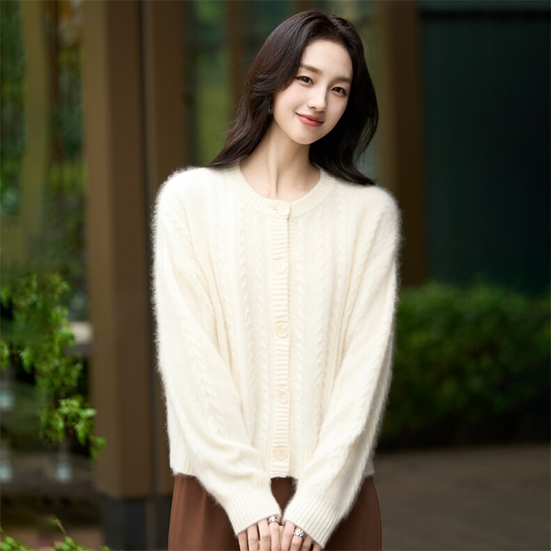 2025年秋季时尚百搭通勤简约休闲圆领绞花加厚长袖开衫，女装羊毛衫，暖烁羊绒