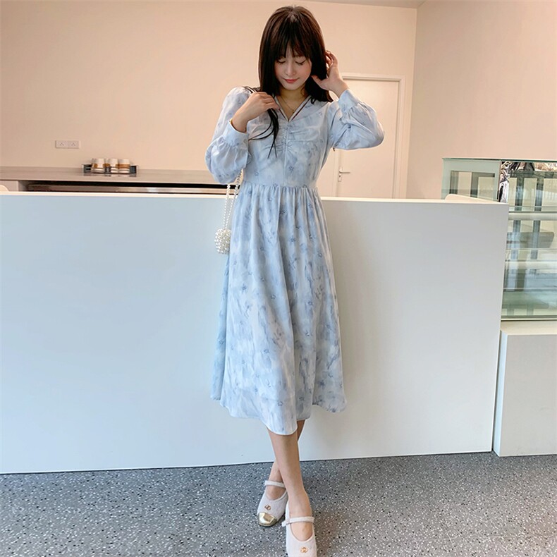 现货2024年春季网红新款女时尚潮流法式印花连衣裙,女装连衣裙,煊芮熙