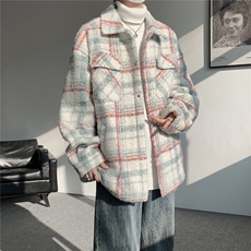 白绿色