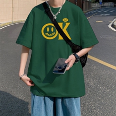 墨绿色