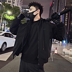 黑色