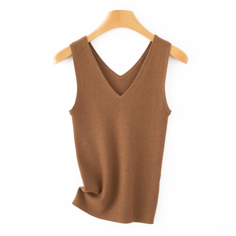 2025年秋季山羊绒精仿V领吊带背心时尚百搭通勤休闲，女装背心吊带，晨收贸易商行