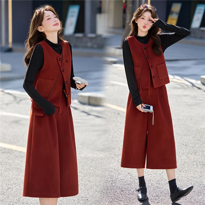 韩系新年红色毛呢马甲半身裙套装女2026春秋设计感独特漂亮一整套，女装套装/套裙，意芙