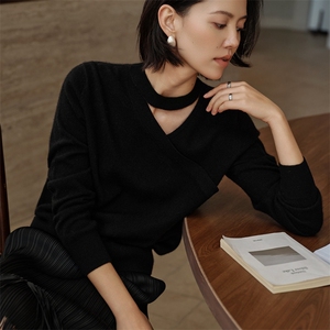 2025秋冬新款女羊绒衫100%纯羊绒挂脖V领针织套衫纯色简约羊绒衫图片