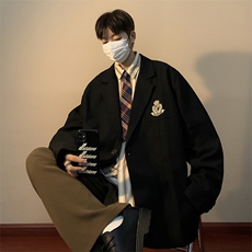 黑色