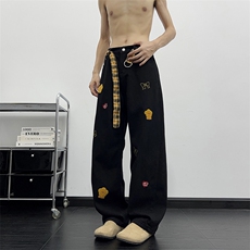 黑色
