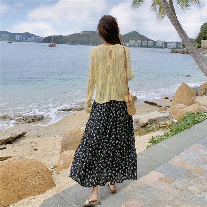 法式度假风镂空罩衫两件套女2025年夏季新款温柔风碎花半身裙套装,女装套装/套裙,维壹