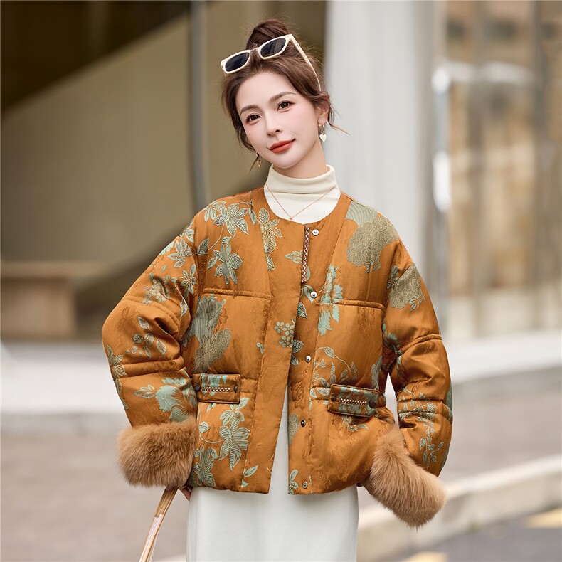 现货人丝轻奢2025年冬季羽绒气质新中式真狐狸毛羽绒新款,女装羽绒服,艾仟回(原伊仟回)