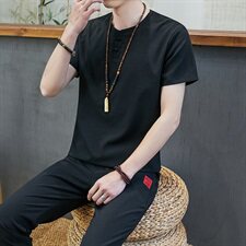 黑色