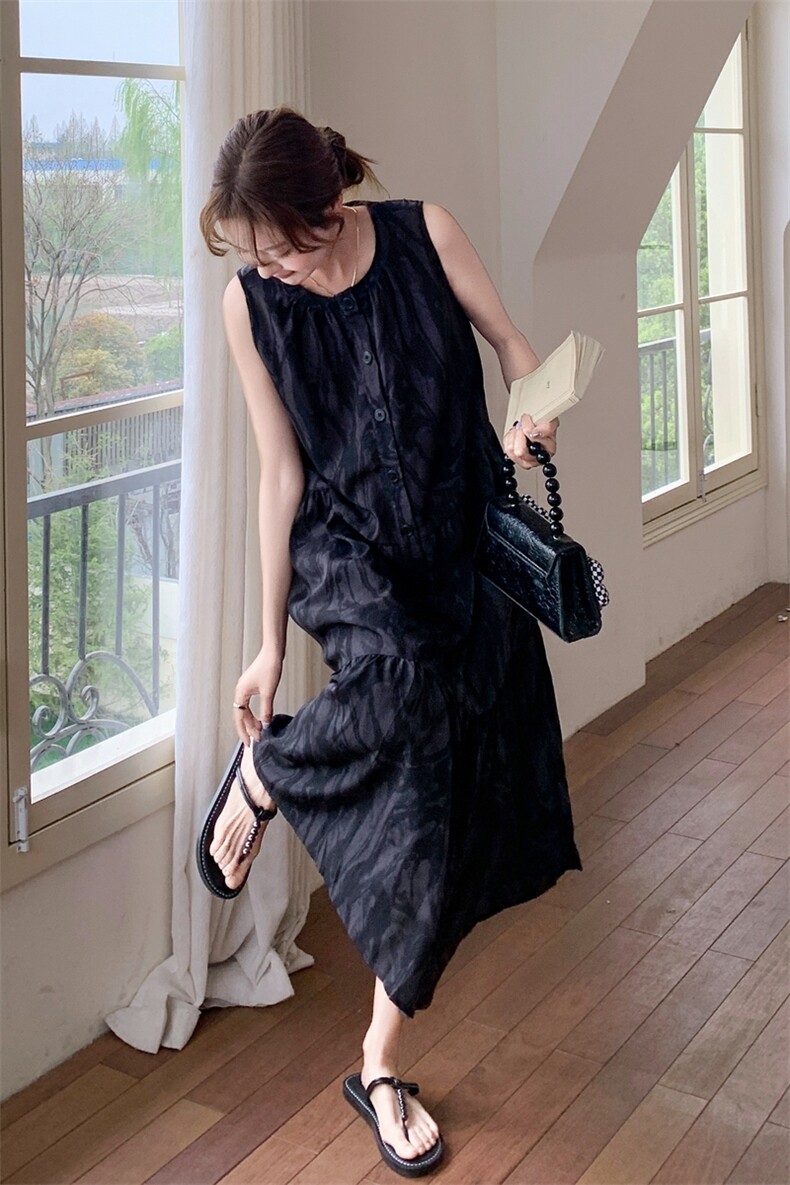黑色无袖背心连衣裙女2025年夏季新款法式慵懒风宽松显瘦印花长裙,女装连衣裙,2C258