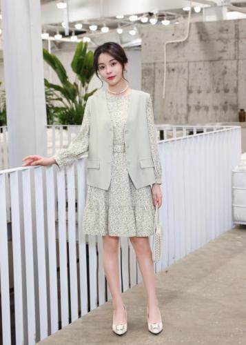 【现货】春季新款碎花连衣裙/西装马甲，女装连衣裙，笑思源