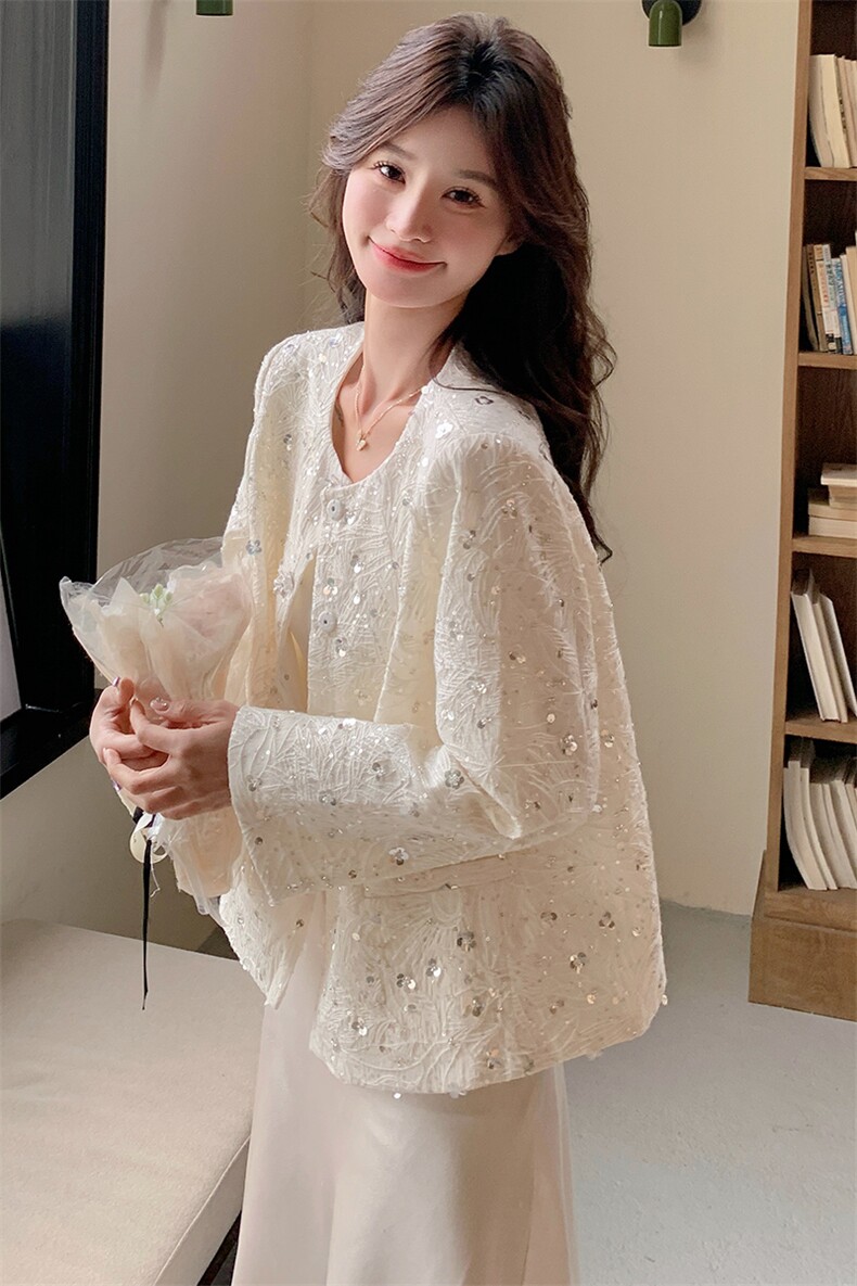 白色重工亮片圆领小香风外套女2025春季新款名媛气质高级感短上衣,女装短外套,纯色衣恋