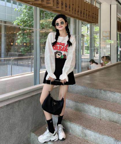 新款秋装蕾丝拼接袖卫衣，女装卫衣/绒衫，83A