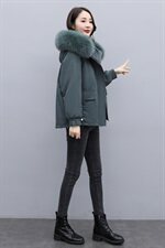 时尚潮流女装棉服 冬季保暖短款外套 显瘦修身大毛领棉衣图片