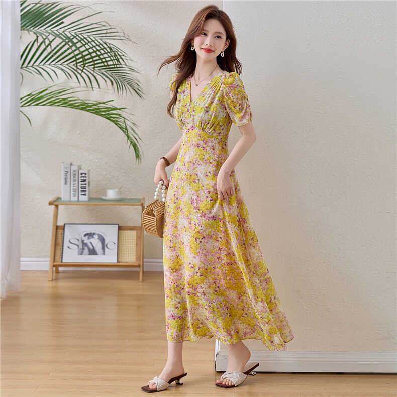 2026夏季新款时尚印花休闲韩系度假风短袖连衣裙女中长裙子女优雅,女装连衣裙,韩宇舍