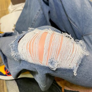 新款男女高街破洞宽直筒个性潮牌牛仔裤长裤子NZ689 批45 控68图片