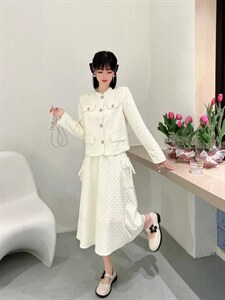 小香风套装，两色、三个尺码图片