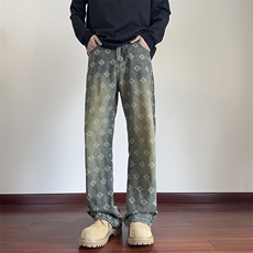 泥黄色