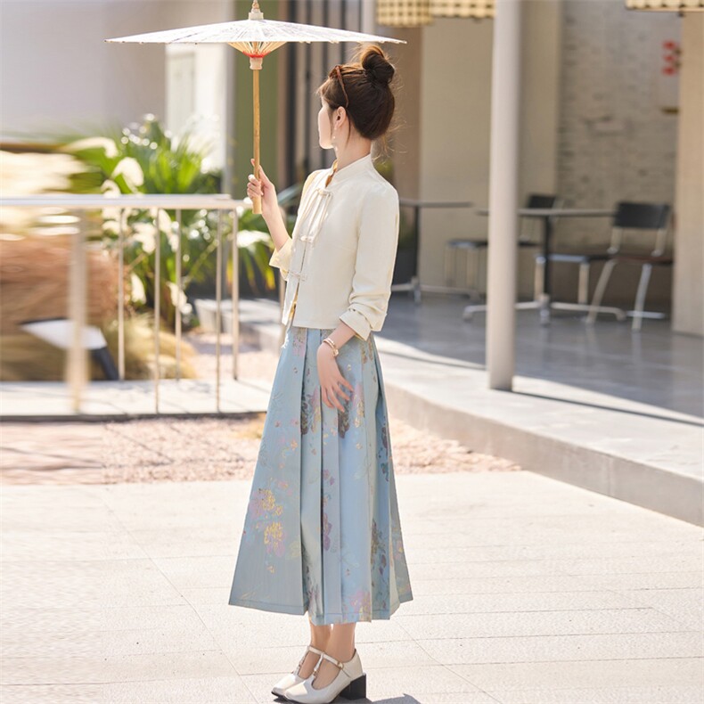 新中式盘扣连衣裙套装女装2025春秋季新款高级感显瘦马面裙两件套,女装套装/套裙,欣品汇