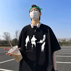 黑色