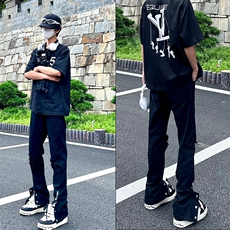 黑色