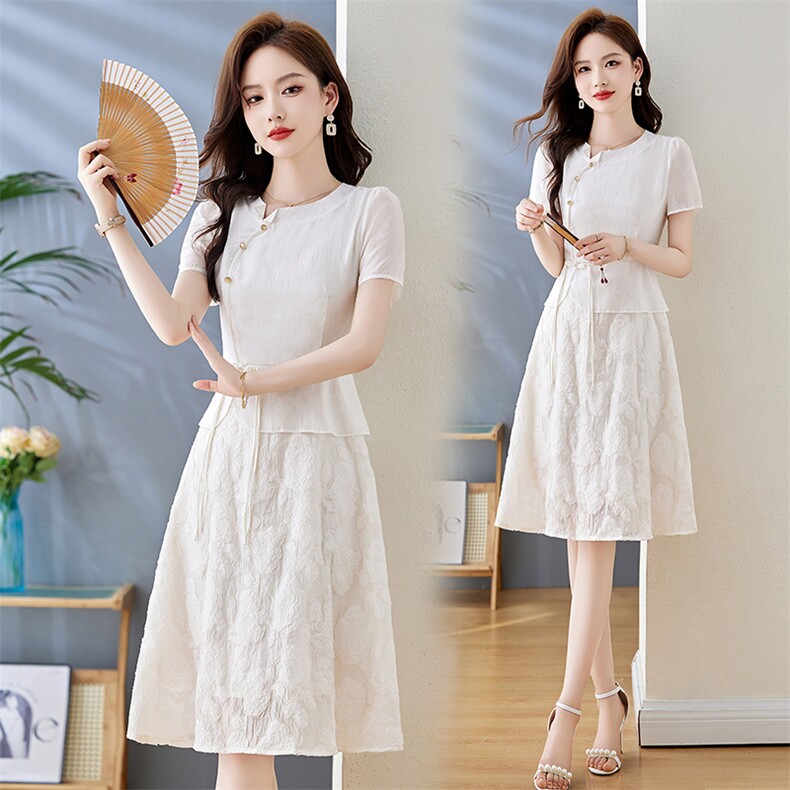 2024夏季新款简约优雅气质复古立领设计时尚修身显瘦连衣裙，女装连衣裙，伊航服饰