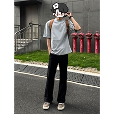 黑色