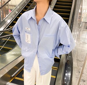 三色贴标衬衣图片