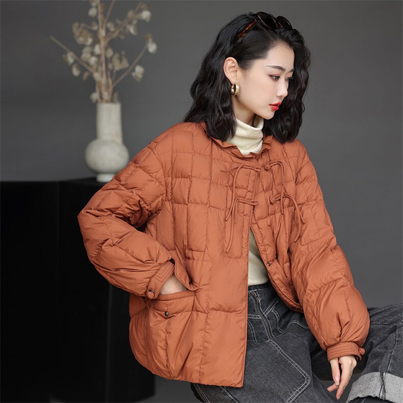 2023年冬季新款90%白鸭绒休闲盘扣短款羽绒服女,女装羽绒服,阳光伊恋