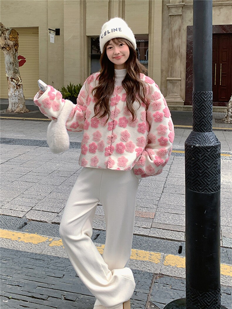 粉色羊羔毛立体花朵加厚保暖外套女冬时髦洋气上衣,女装羊羔毛/颗粒绒,浙宝220