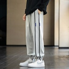 灰色