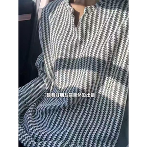 美式高街千鸟格子长袖T恤男女亨利V领英伦雅痞休闲宽松长袖打底衫图片