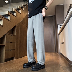 灰绿色