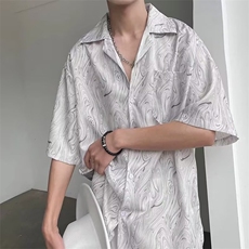 灰色