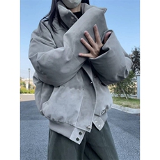 灰色