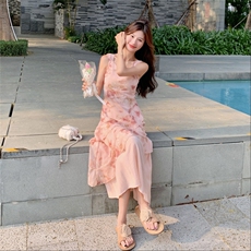 度假风粉色碎花吊带连衣裙女夏季新款修身显身材气质绝美无袖长裙，女装连衣裙，2D078