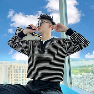 AW212/P78控108秋季社会小伙假两件拼接撞色设计感打底卫衣男黑首,杏色阿甘鞋搭配什么颜色衣服图片